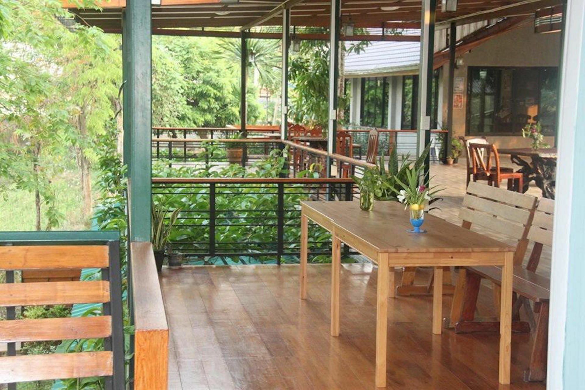 Baan Alisa Bed And Breakfast Ban Kaeng Raboet Екстериор снимка